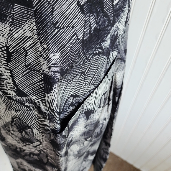 Banana Republic Silk Wool Pleated Sheath Dress Black Gray Floral Womens Size 8 - Picture 11 of 15